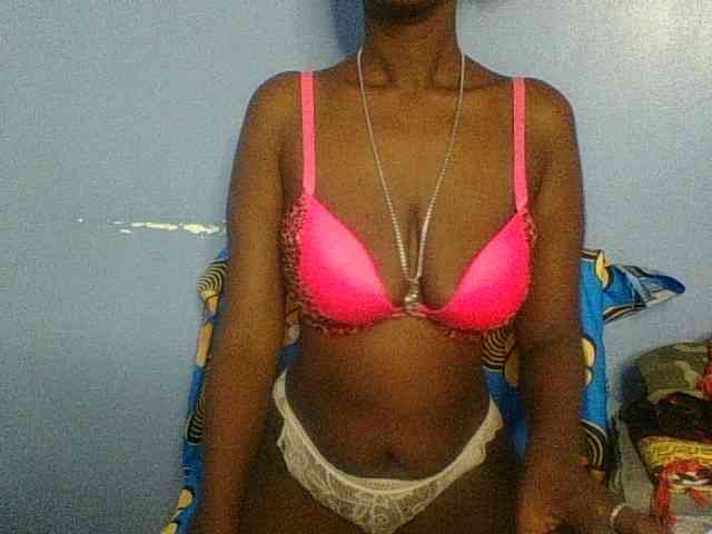 Curvypetite webcam