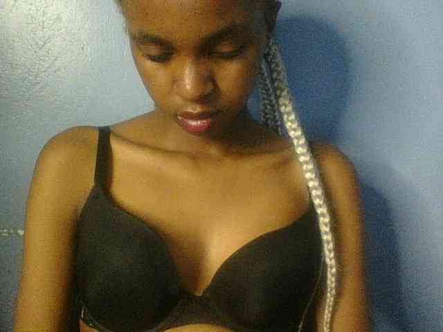 Curvypetite webcam