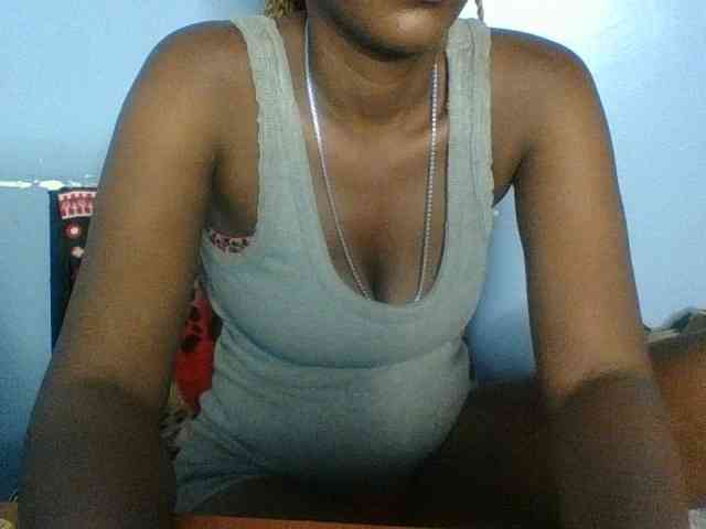 Curvypetite webcam