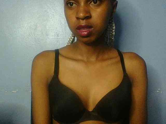 Curvypetite webcam