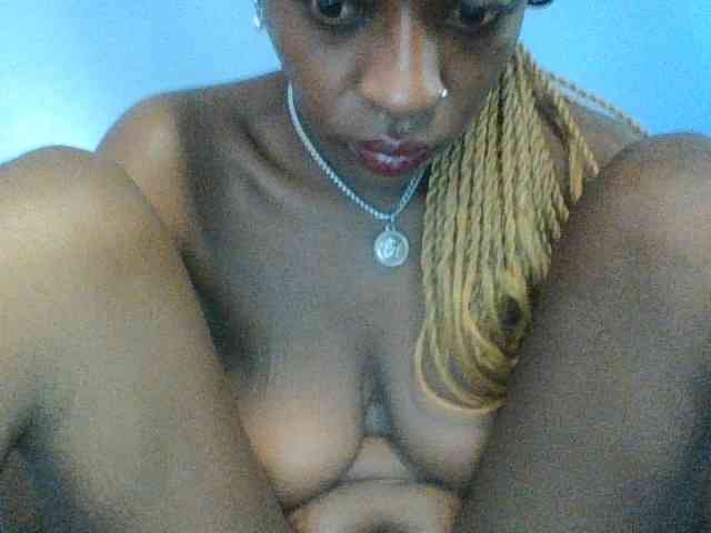 Curvypetite webcam