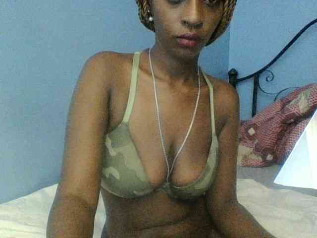 Curvypetite webcam