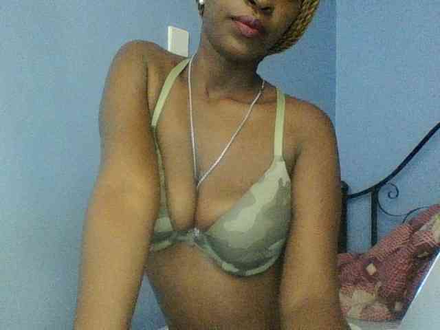 Curvypetite webcam