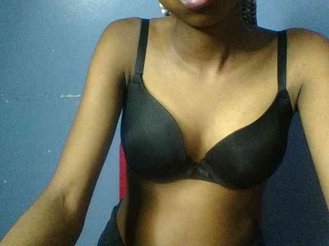 Curvypetite webcam