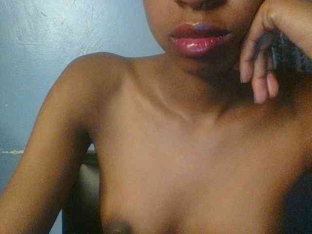 Curvypetite webcam