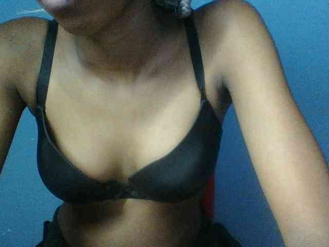 Curvypetite webcam