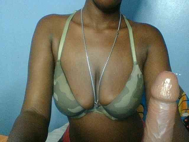 Curvypetite webcam