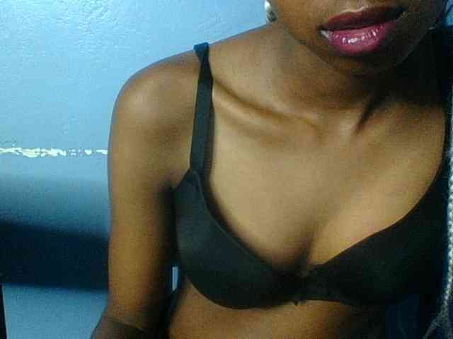 Curvypetite webcam