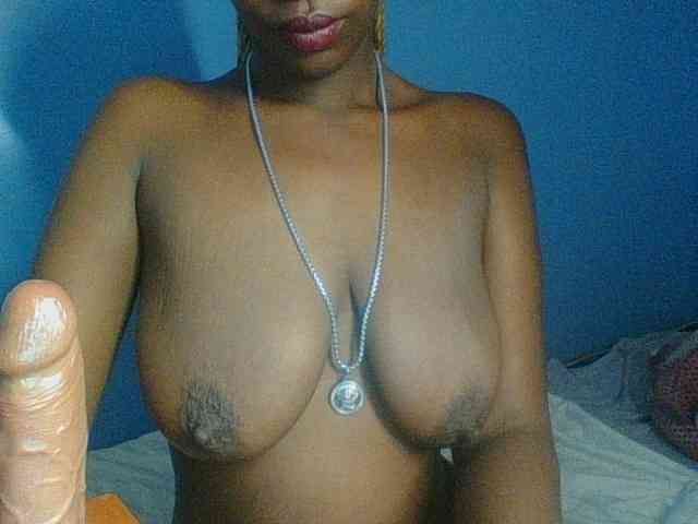 Curvypetite webcam