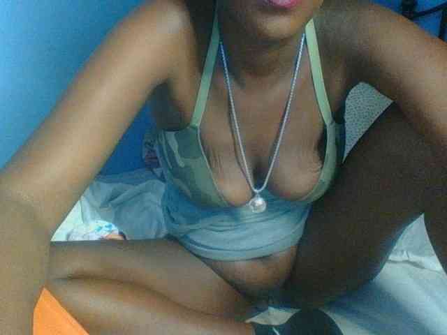 Curvypetite webcam