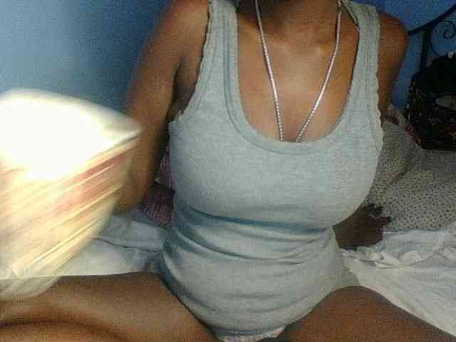 Curvypetite webcam