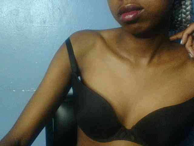 Curvypetite webcam