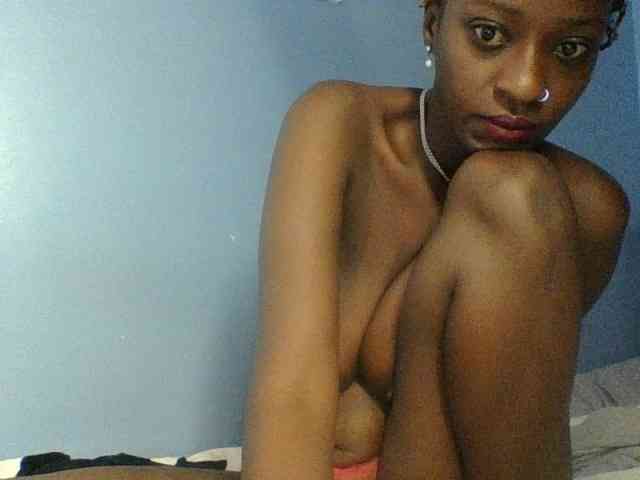 Curvypetite webcam