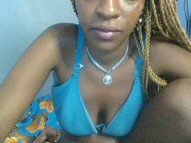 Curvypetite webcam