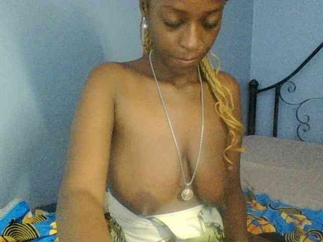 Curvypetite webcam