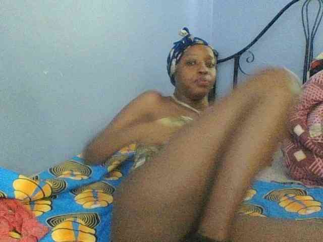 Curvypetite webcam