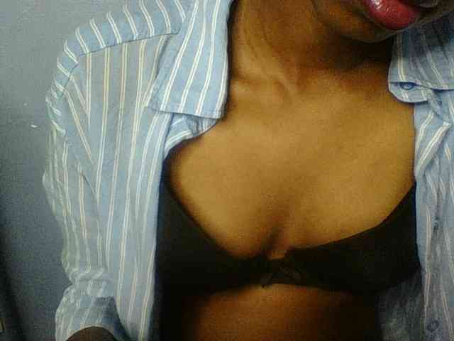Curvypetite webcam