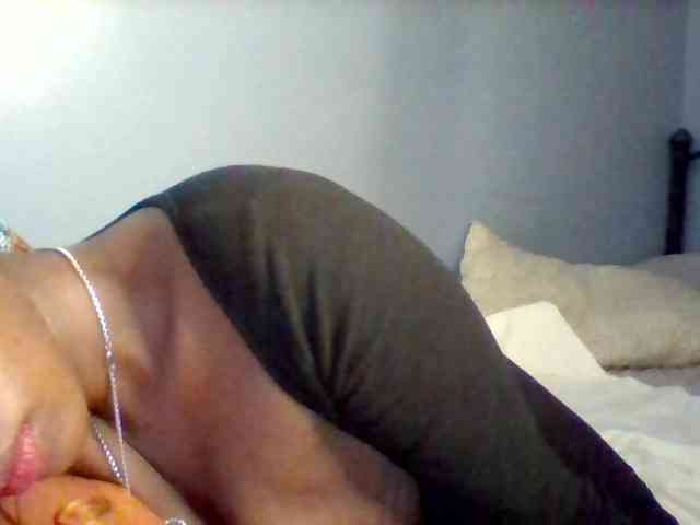 Curvypetite webcam