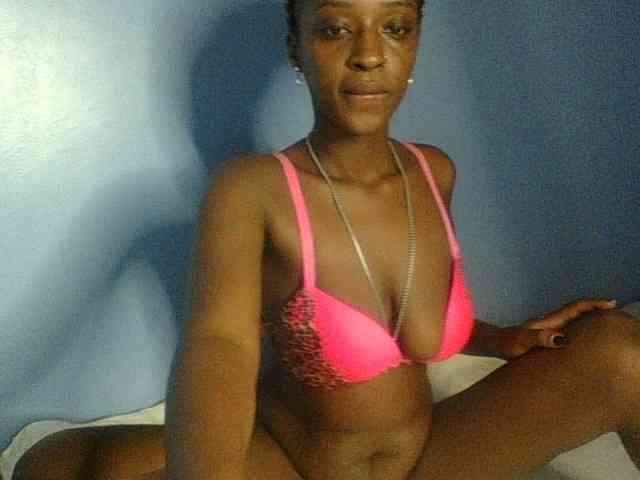 Curvypetite webcam