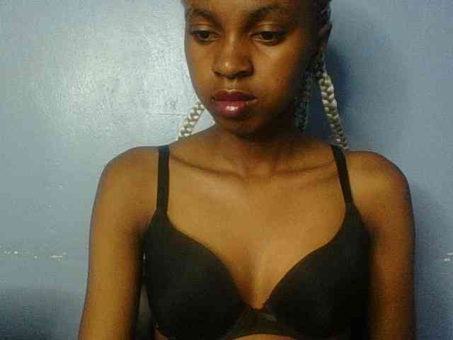 Curvypetite webcam
