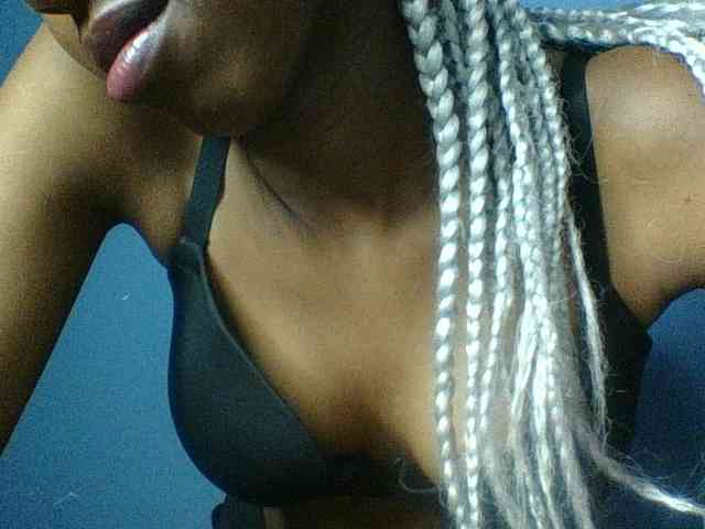 Curvypetite webcam