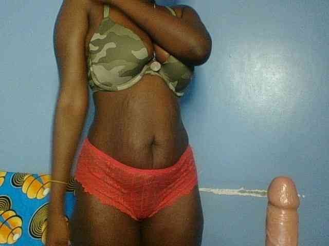 Curvypetite webcam