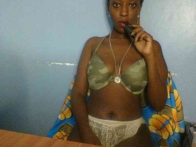 Curvypetite webcam