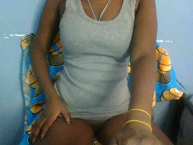 Curvypetite webcam