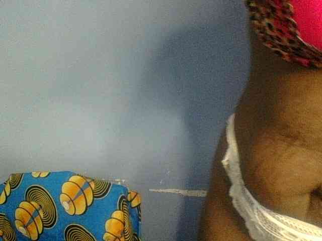 Curvypetite webcam