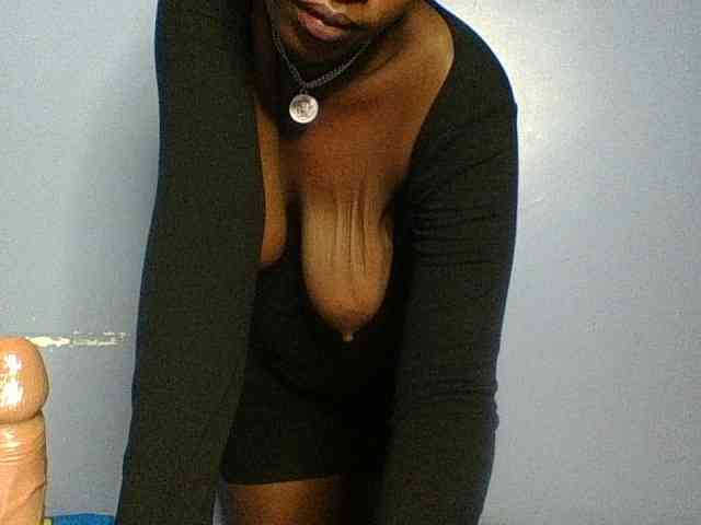 Curvypetite webcam