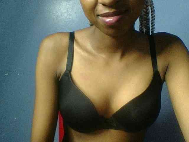 Curvypetite webcam