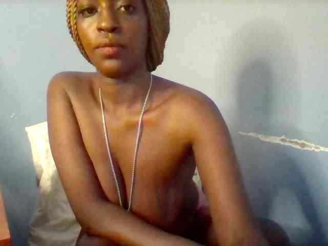Curvypetite webcam