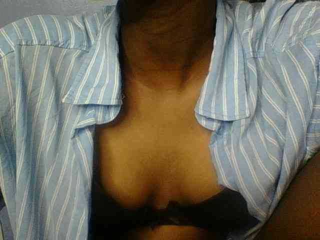 Curvypetite webcam