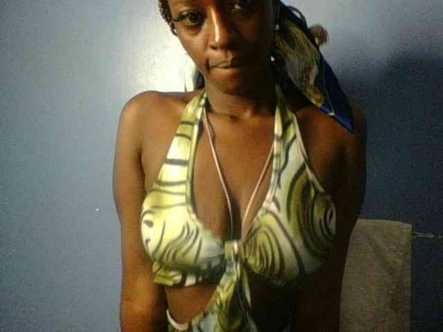 Curvypetite webcam