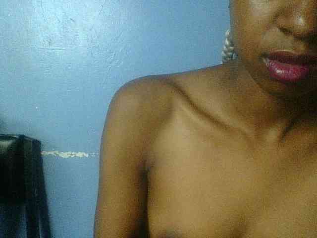 Curvypetite webcam