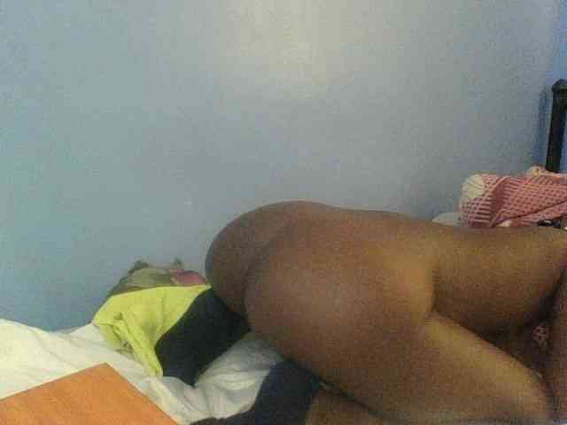 Curvypetite webcam