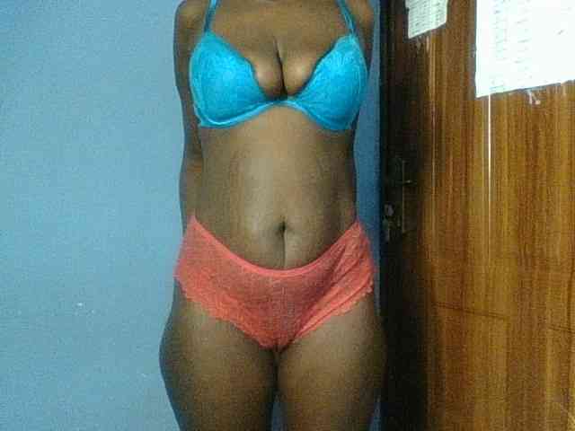 Curvypetite webcam