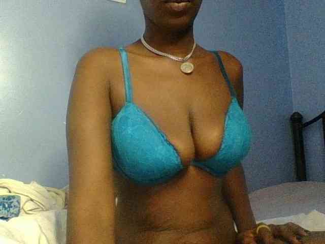 Curvypetite webcam