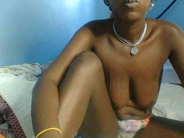 Curvypetite webcam