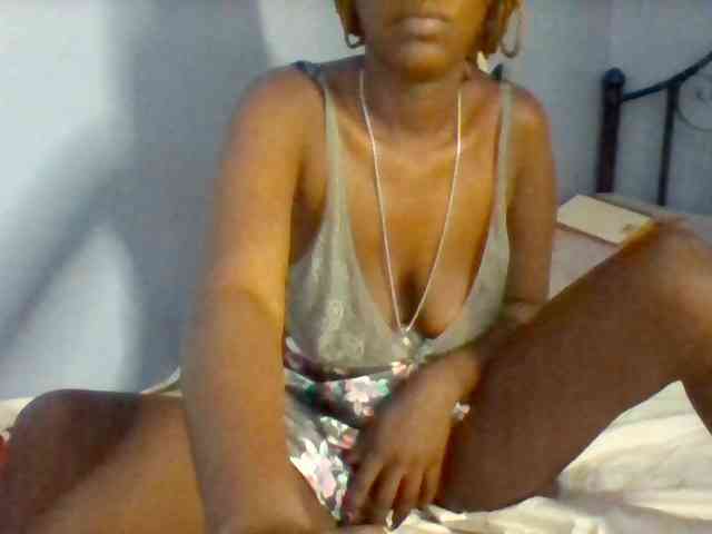 Curvypetite webcam