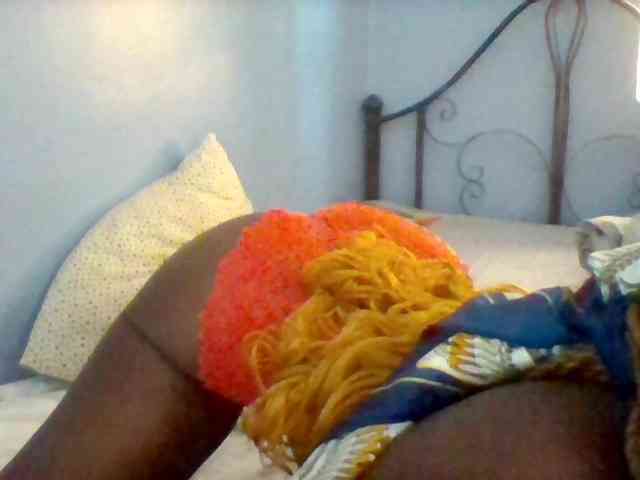 Curvypetite webcam