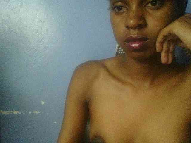Curvypetite webcam