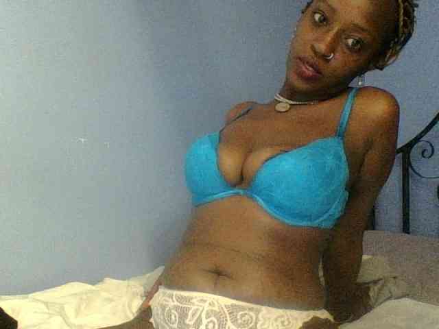 Curvypetite webcam