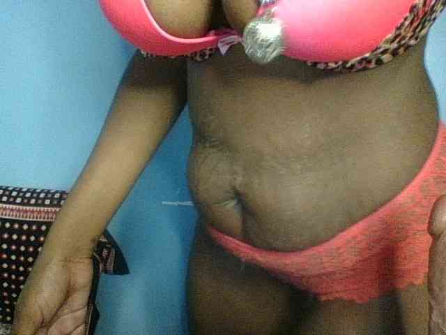 Curvypetite webcam