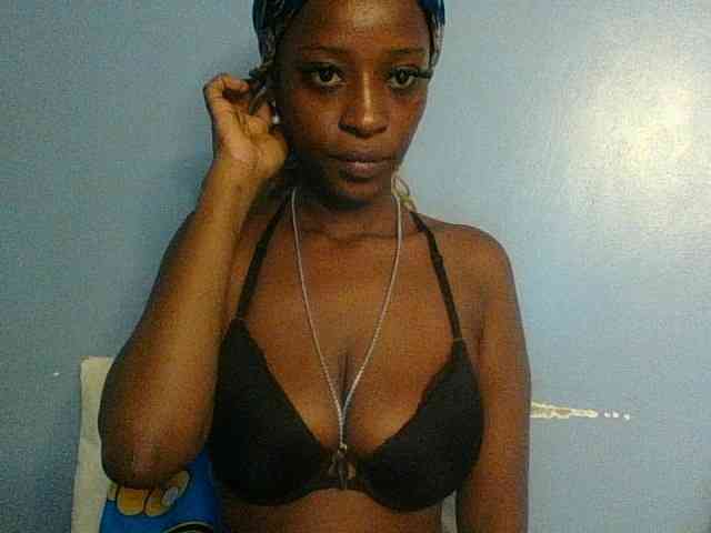 Curvypetite webcam