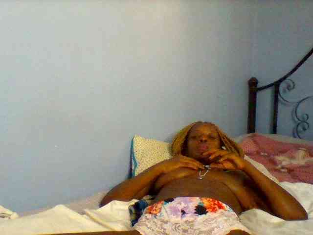 Curvypetite webcam