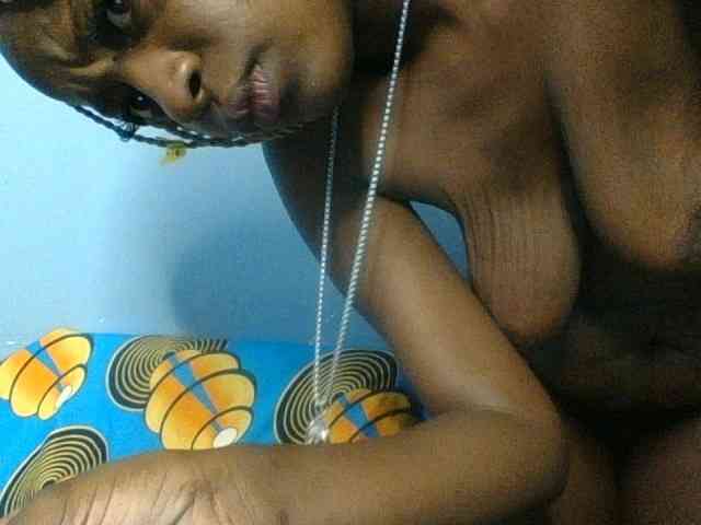Curvypetite webcam