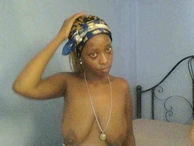 Curvypetite webcam