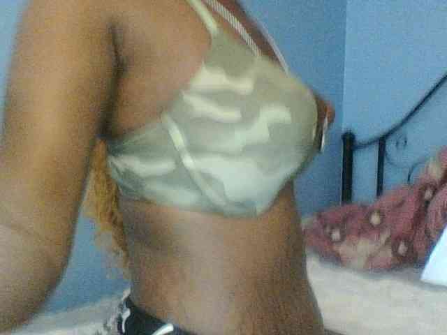 Curvypetite webcam