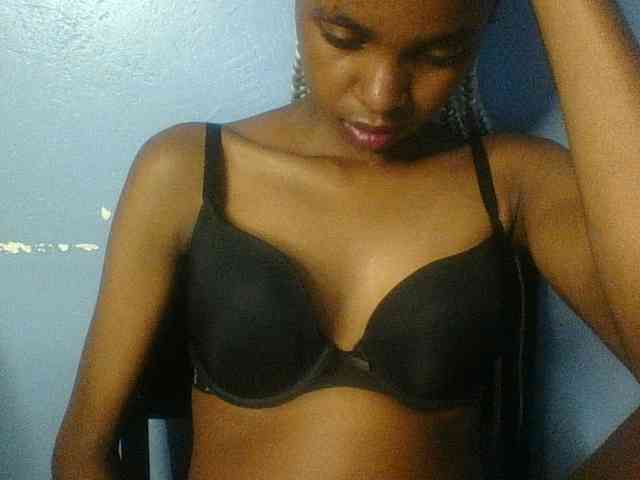 Curvypetite webcam